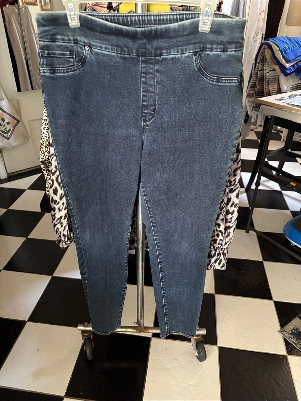 Chico’s The So Perfect Jegging Ankle Length Sz 2 Dark Wash EUC